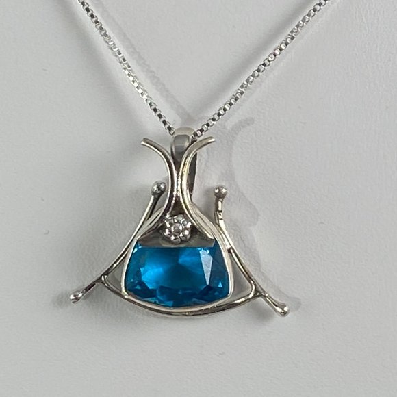 Magnificent Trillion Cut 12x12MM 2CT Blue Topaz & 925 Silver Pendant - Picture 1 of 5